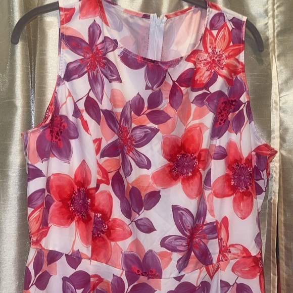 Dress - Picture 3 of 6